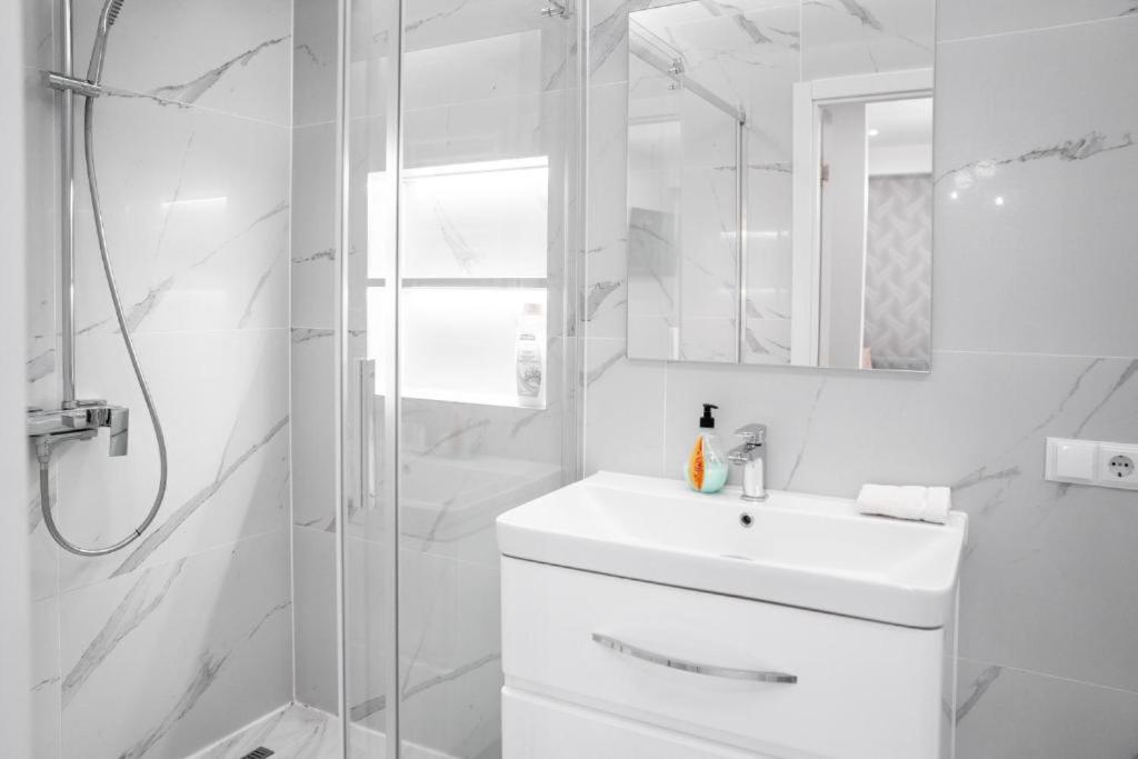 Glass New Apartments Ultracentral Chisinau Bagian luar foto