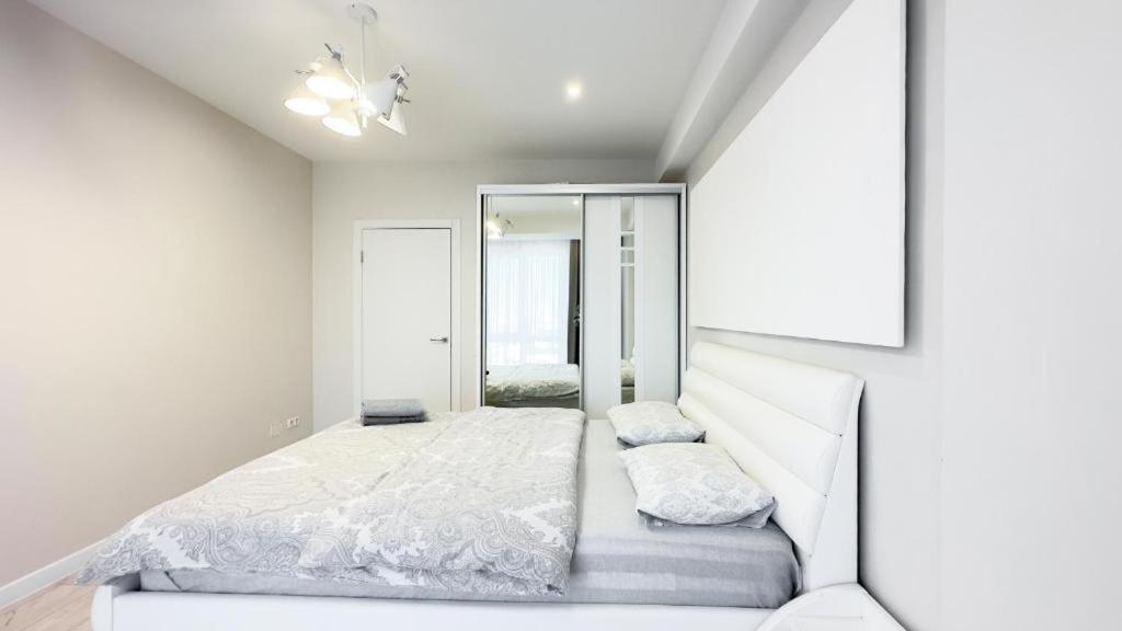 Glass New Apartments Ultracentral Chisinau Bagian luar foto