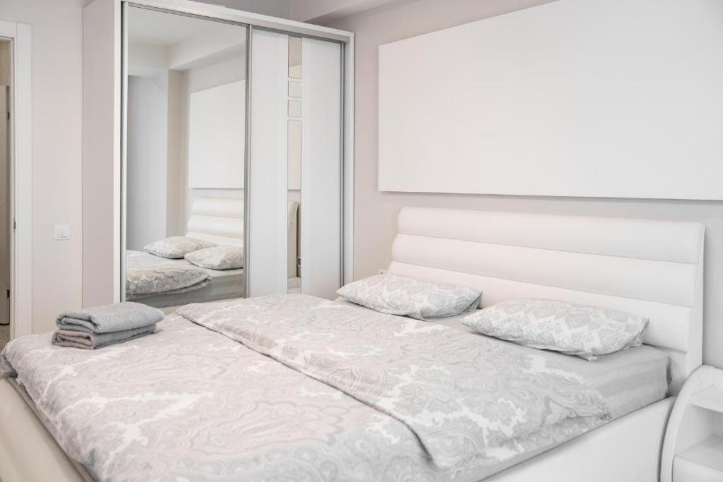 Glass New Apartments Ultracentral Chisinau Bagian luar foto